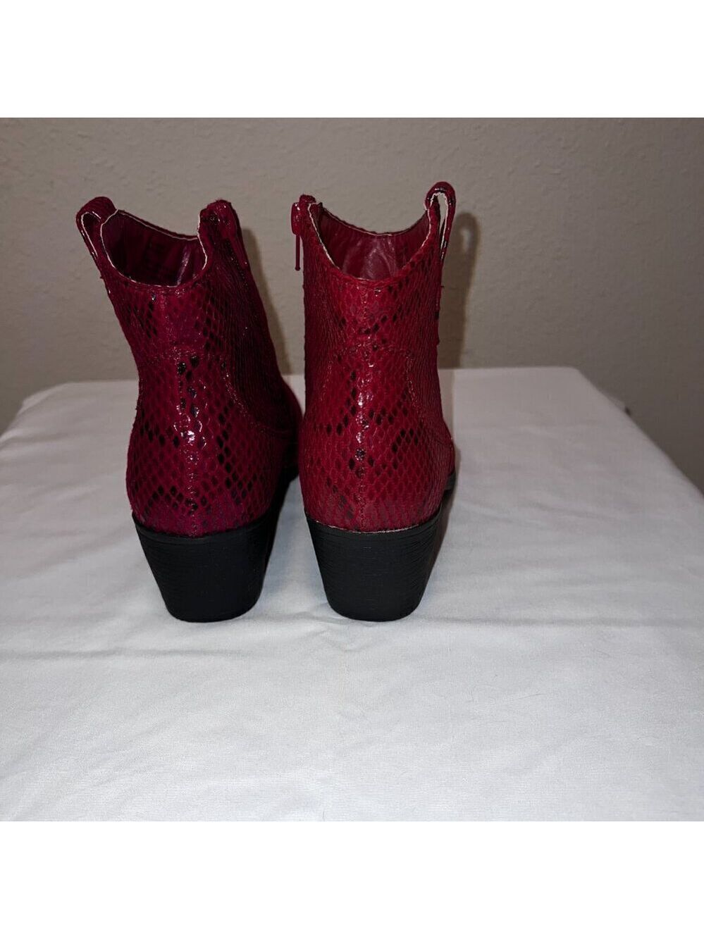 True Craft Red Snakeskin Ankle Boots Size 6 Medium - Picture 8 of 9